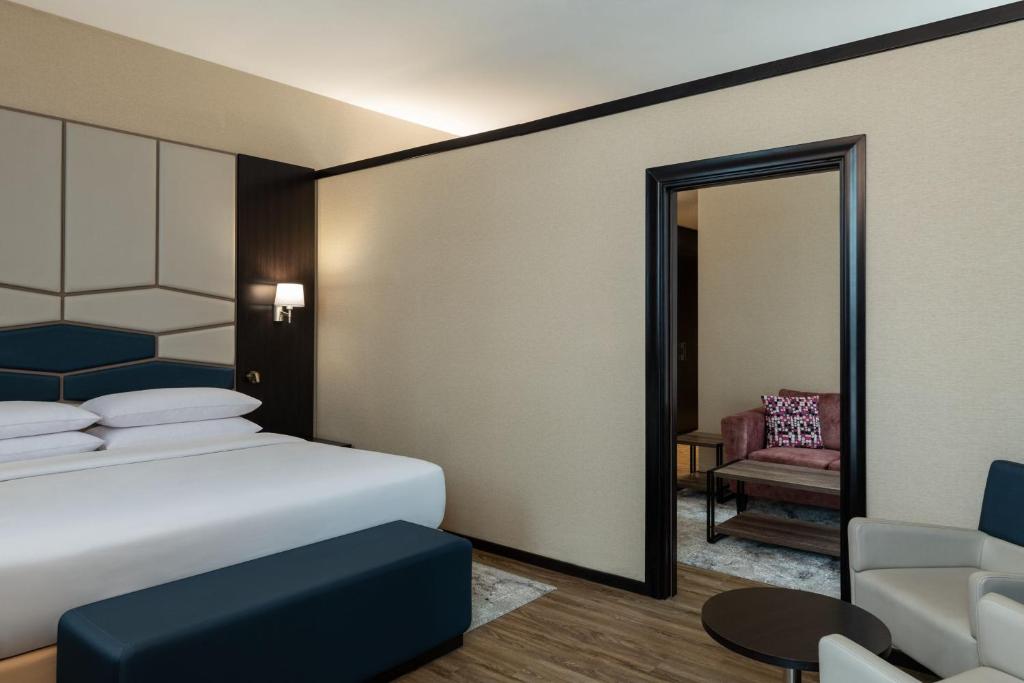 Four Points by Sheraton Production City, Dubai - Resim 33