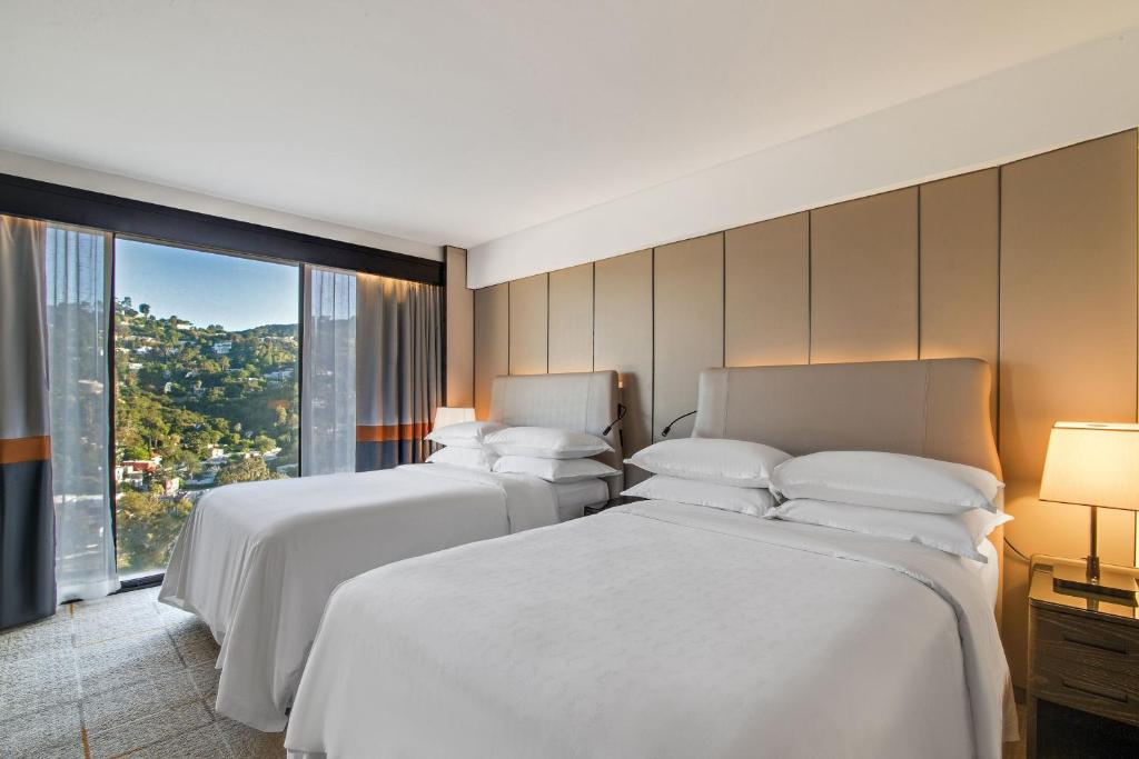 Luxuriate in the Heart of Hollywood: The Sheraton Universal Hotel Experience - Amenities and Features Offered