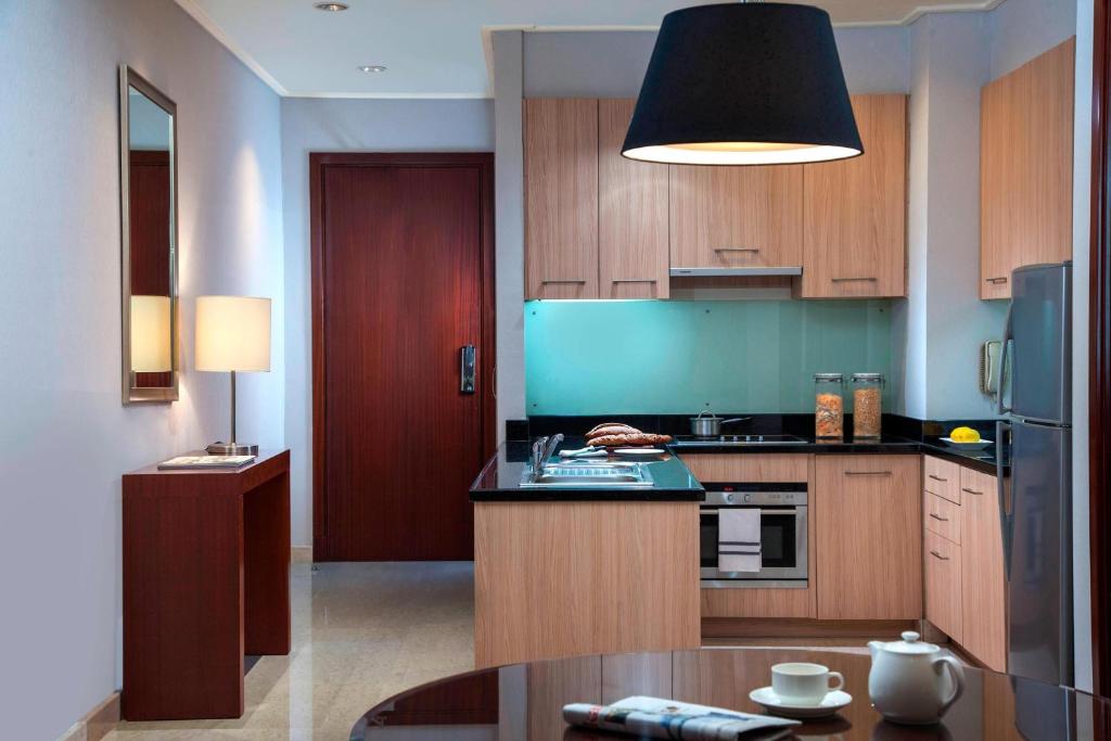 The Mayflower, Jakarta-Marriott Executive Apartments - Una Habitación De Lujo