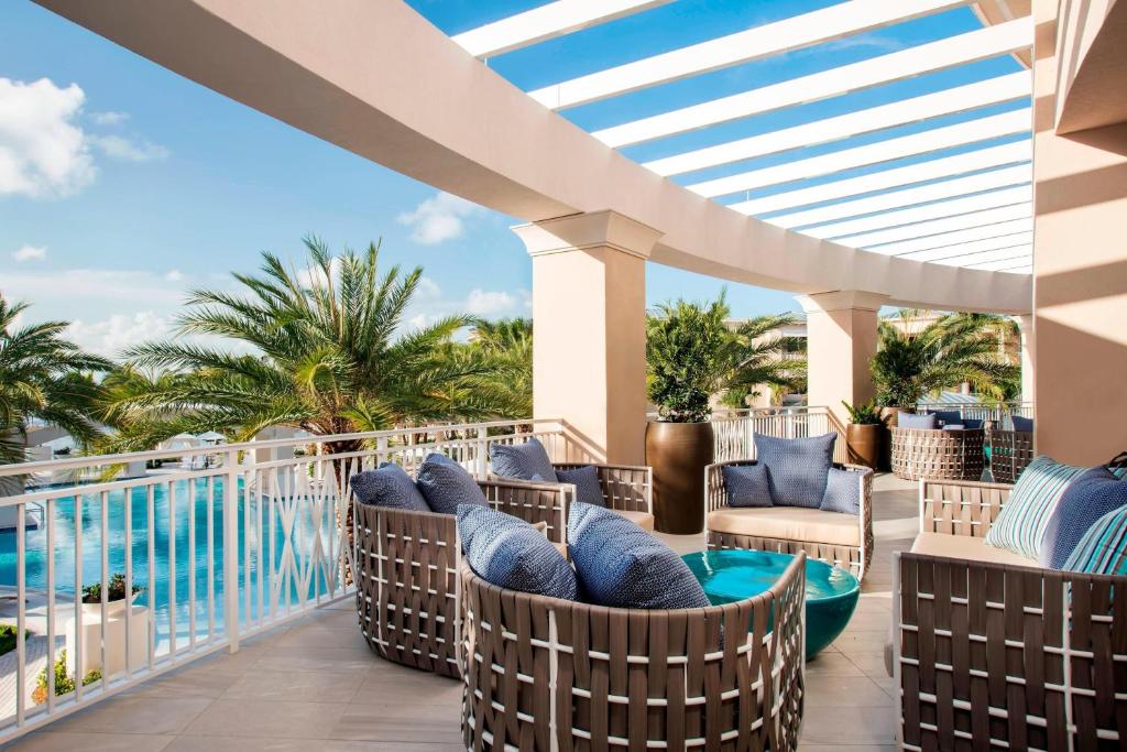 Bazén v ubytování Playa Largo Resort & Spa, Autograph Collection nebo v jeho okolí