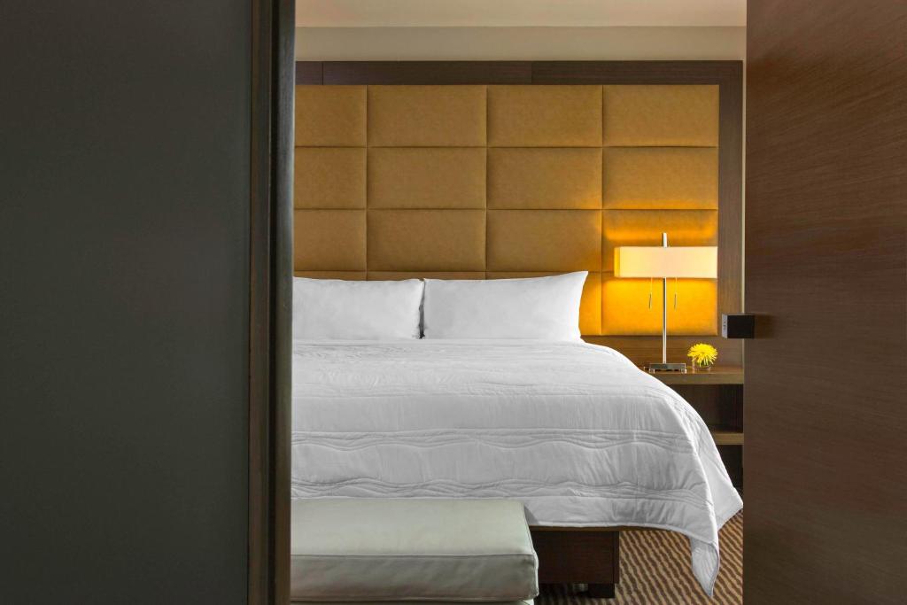 Postel nebo postele na pokoji v ubytování Le Meridien Panama
