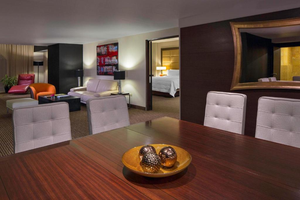 Posezení v ubytování Le Meridien Panama