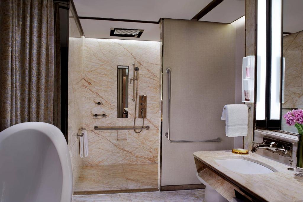 The Ritz-Carlton Shanghai, Pudong - Camera Deluxe