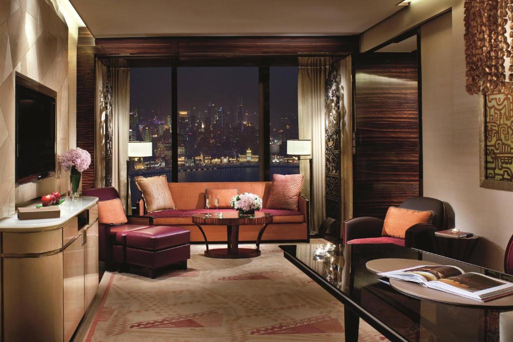 The Ritz-Carlton Shanghai, Pudong - Premium Bund View Suite