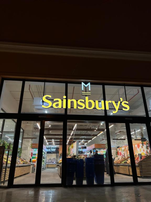 Supermarket nebo jiné obchody v  aparthotelu nebo okolí
