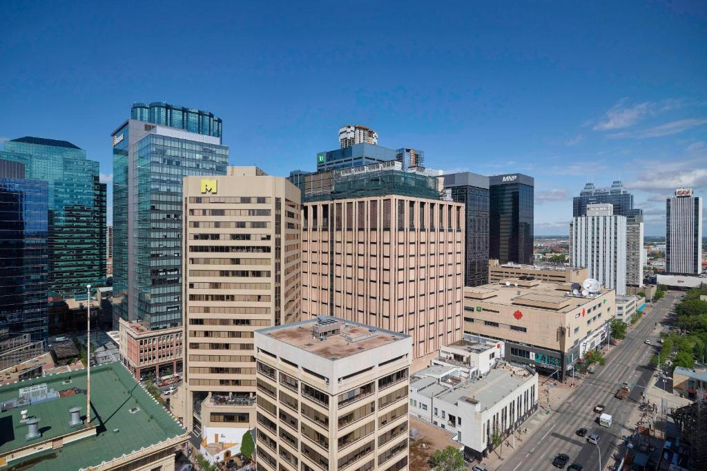 Nespecifikovaný výhled na destinaci Edmonton nebo výhled na město při pohledu z hotelu