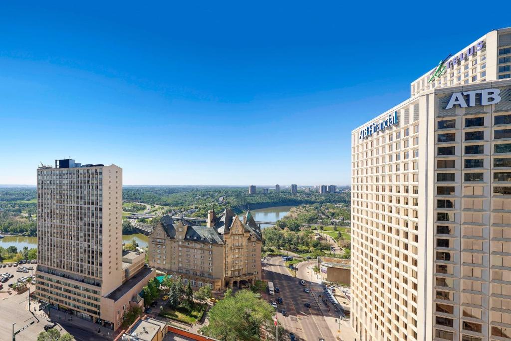 Nespecifikovaný výhled na destinaci Edmonton nebo výhled na město při pohledu z hotelu