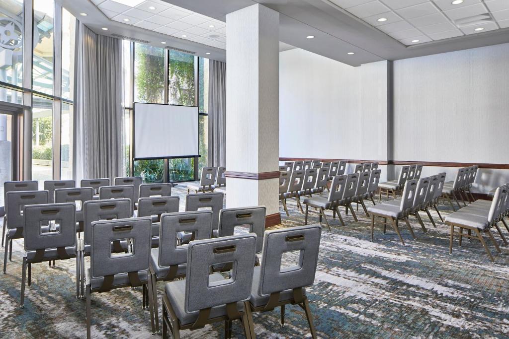 Renaissance Mobile Riverview Plaza Hotel photo