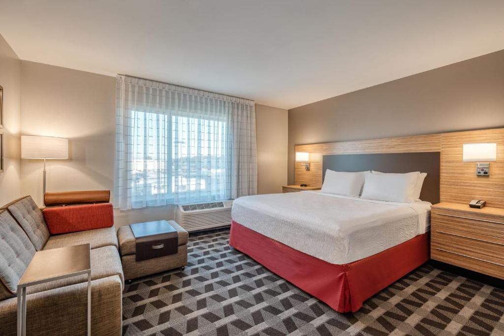 TownePlace Suites by Marriott Indianapolis Airport photo