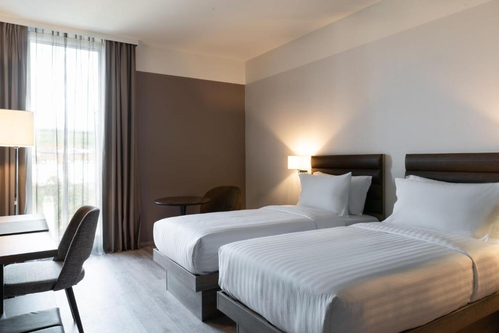 AC Hotel by Marriott Wuerzburg - Zweibettzimmer