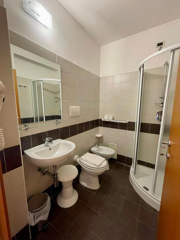 Koupelna v ubytování Hotel Favorita