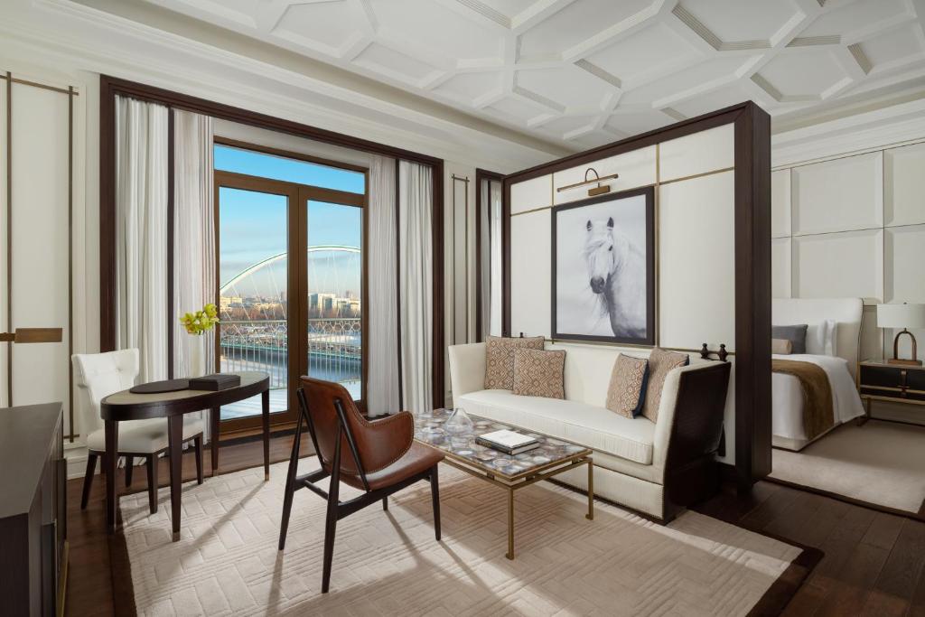 Posezení v ubytování The St. Regis Astana