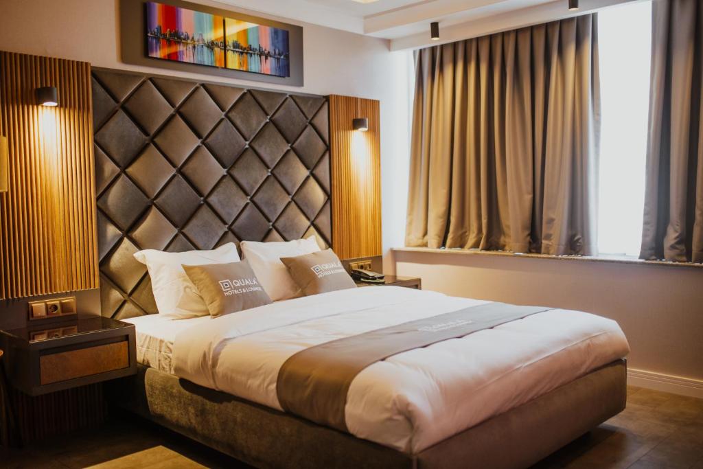 QUALA HOTELS & LOUNGE - Room King Estándar