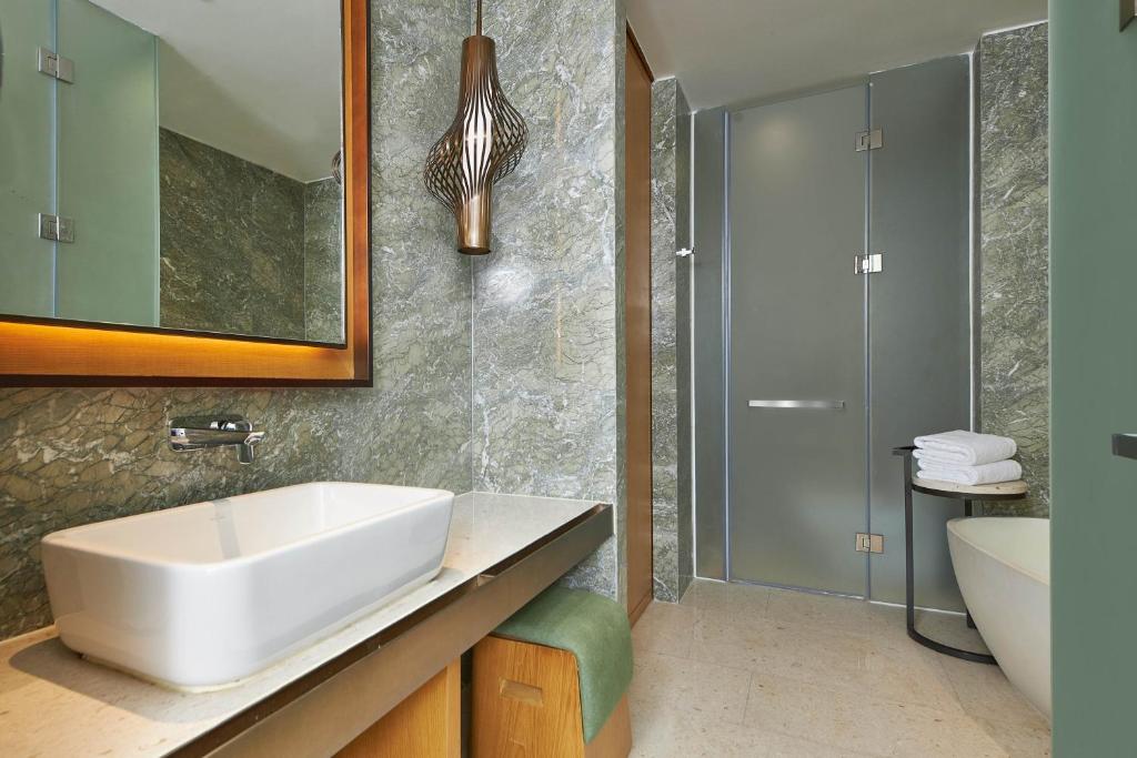 The Westin Shimei Bay Resort - Chambre D'amis, 1 Roi, Vue En Montagne, Balcon