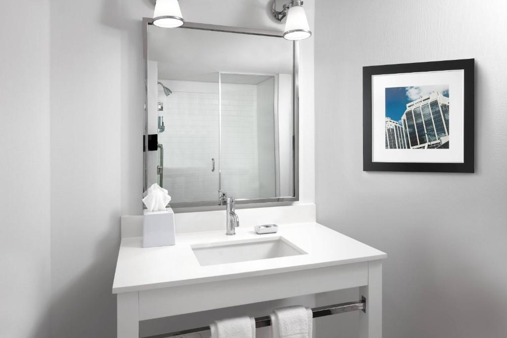 Four Points by Sheraton Halifax - Resim 31