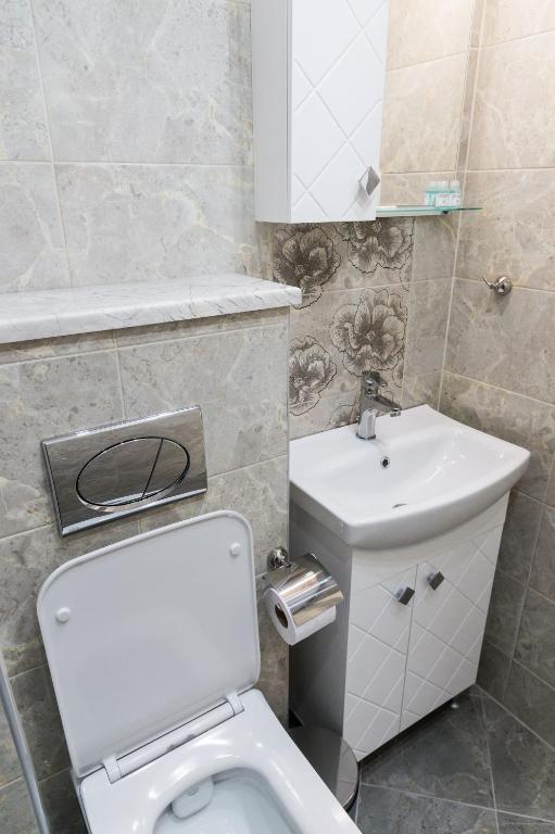 Koupelna v ubytování Alagen Apartments Burgas