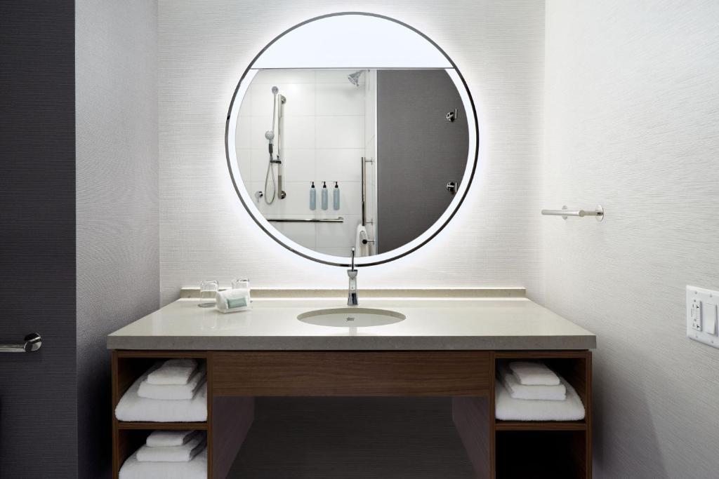 Courtyard Montreal Midtown - Resim 19