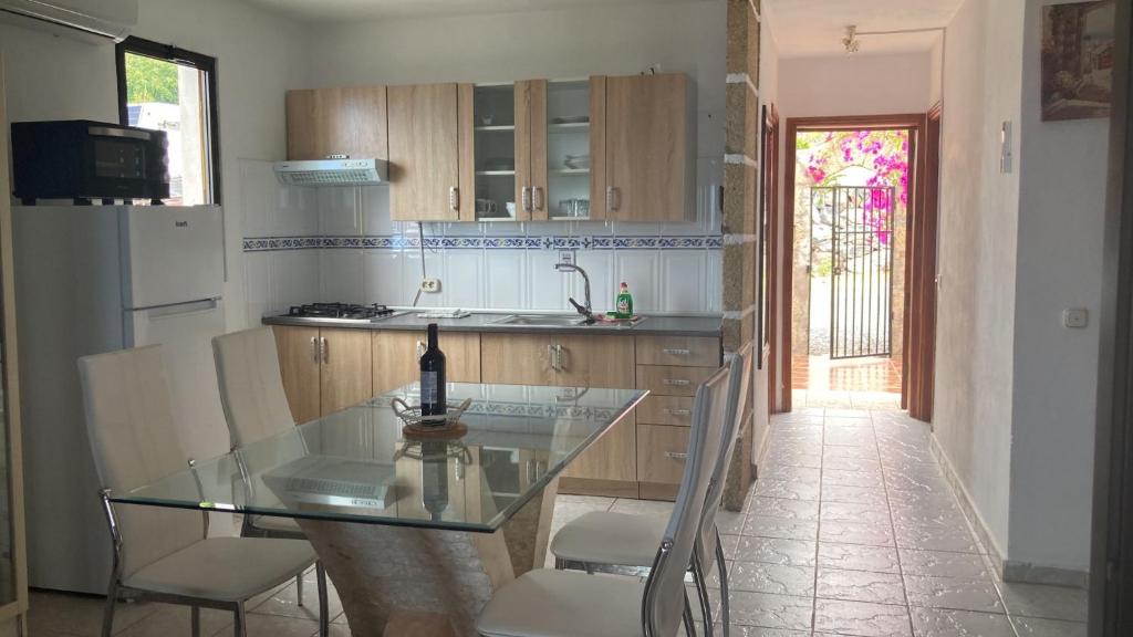 Kuchyňa alebo kuchynka v ubytovaní Lovely two bedroom apartment with amazing view