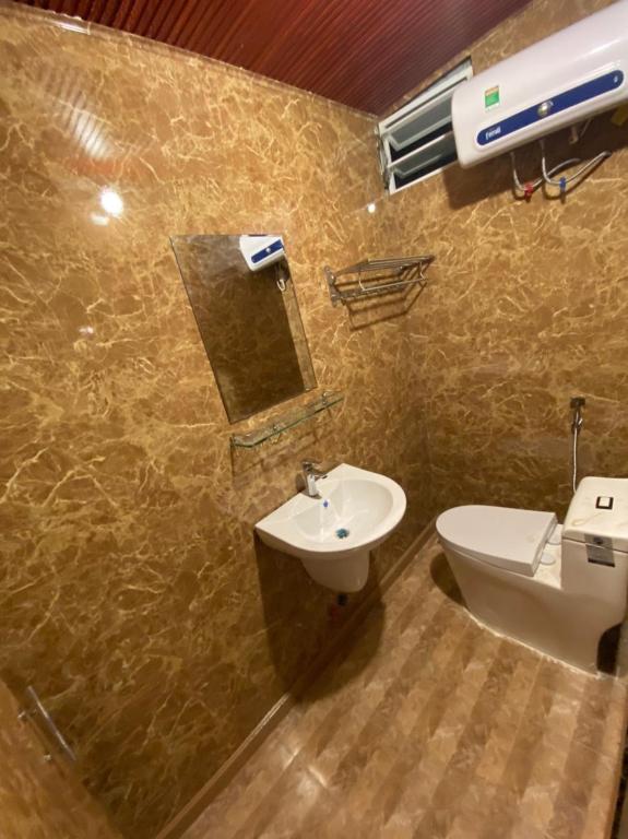 Phòng tắm tại Lam Vien Garden Villa - Homestay Da Lat