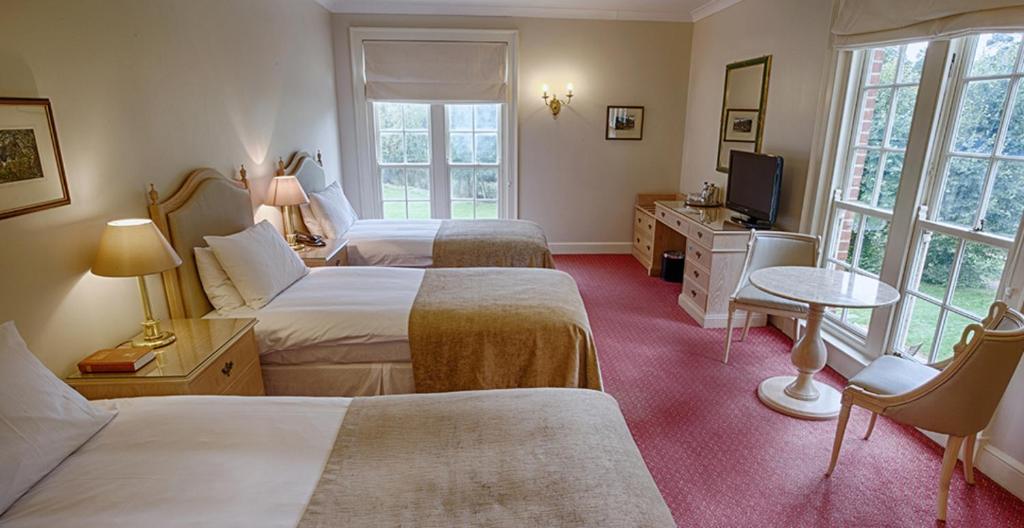 Donnington Grove - Triple Room - Manor House