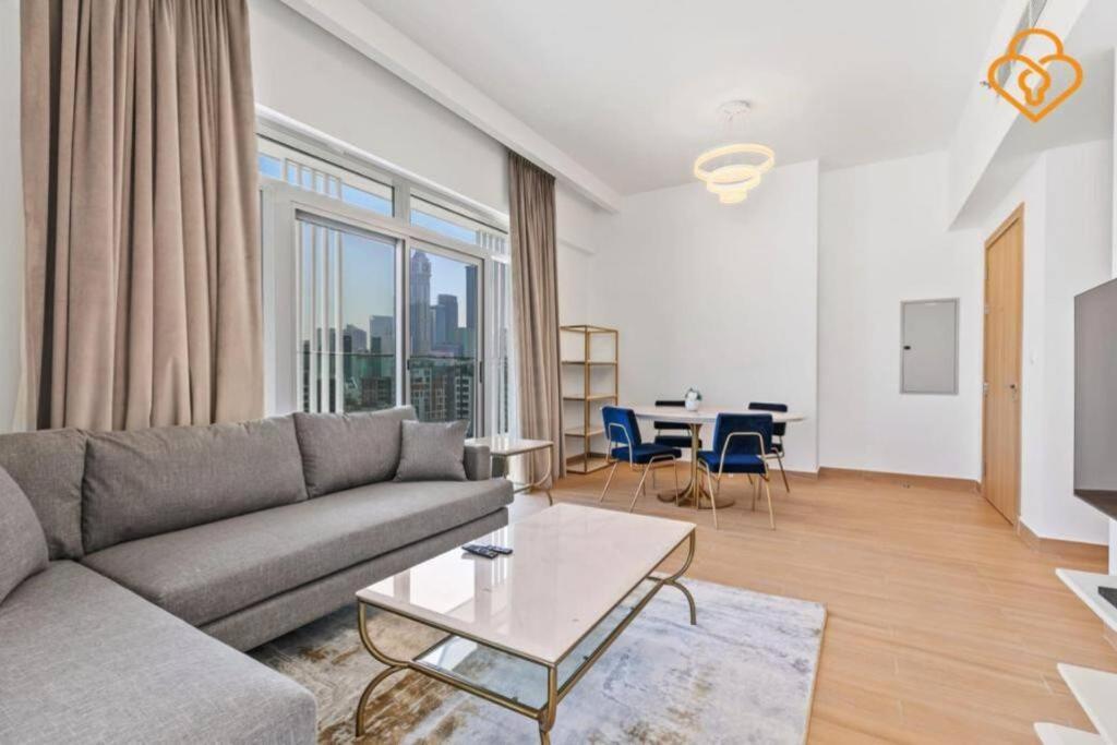 Keysplease Lovely 2BR, 151 Residences Minutes to Downtown and WTC 710