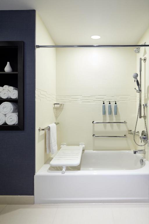 Koupelna v ubytování Residence Inn Montreal Midtown