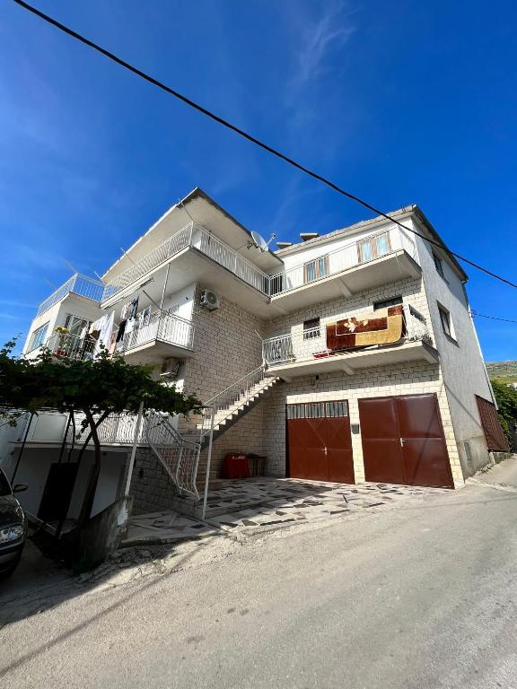 Budova, kde se apartmán nachází