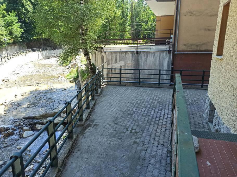 Balkón nebo terasa v ubytování Appartamento spazioso con terrazzo di proprietà