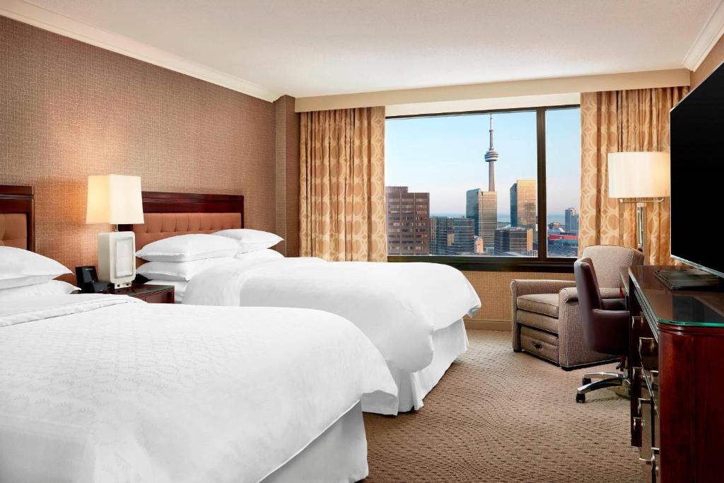 TV a/nebo společenská místnost v ubytování Sheraton Centre Toronto Hotel