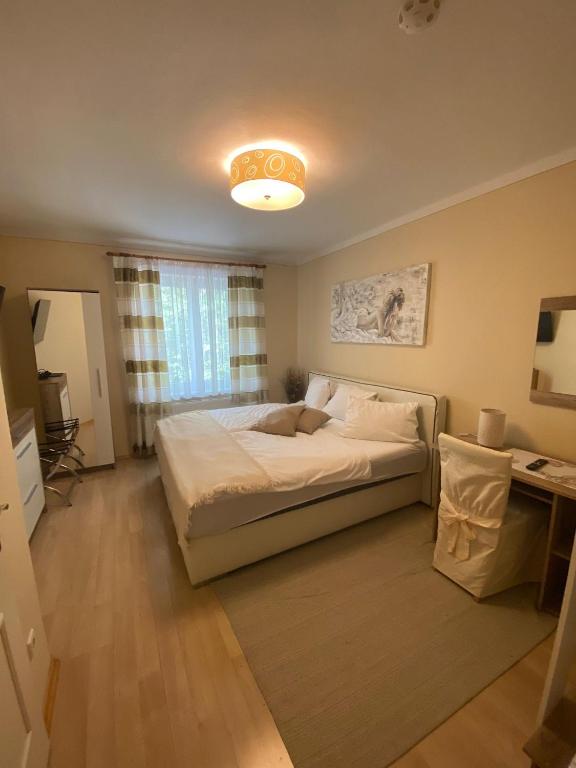 Postel nebo postele na pokoji v ubytování Gasthof zur Post