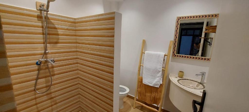 Koupelna v ubytování CASA ZOUINA