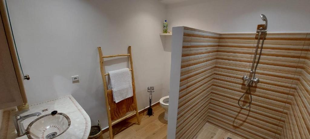 Koupelna v ubytování CASA ZOUINA