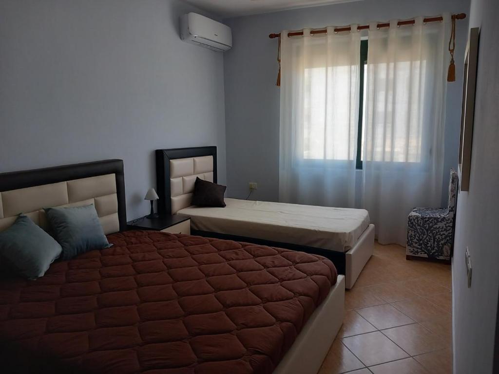 Delizioso bilocale vista mare Arduin Red Wheel - Imazhi 2