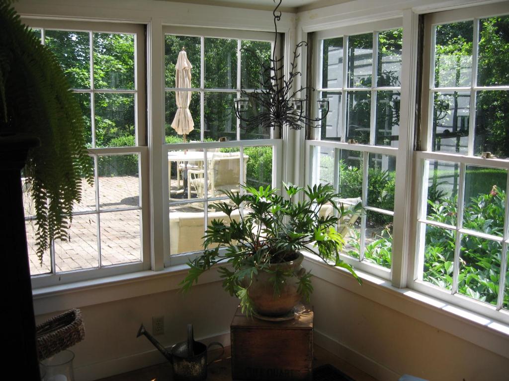Private setting on country farm near Rhinebeck - Housity