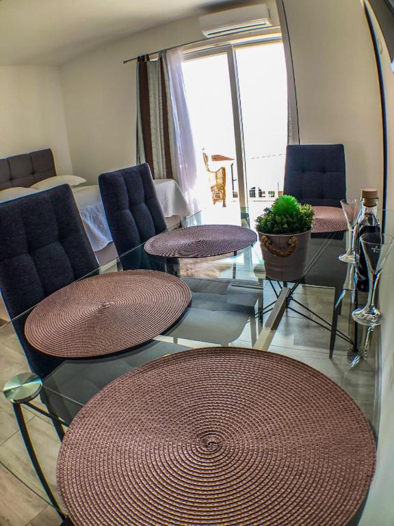 Posedenie v ubytovaní Apartmani Doris