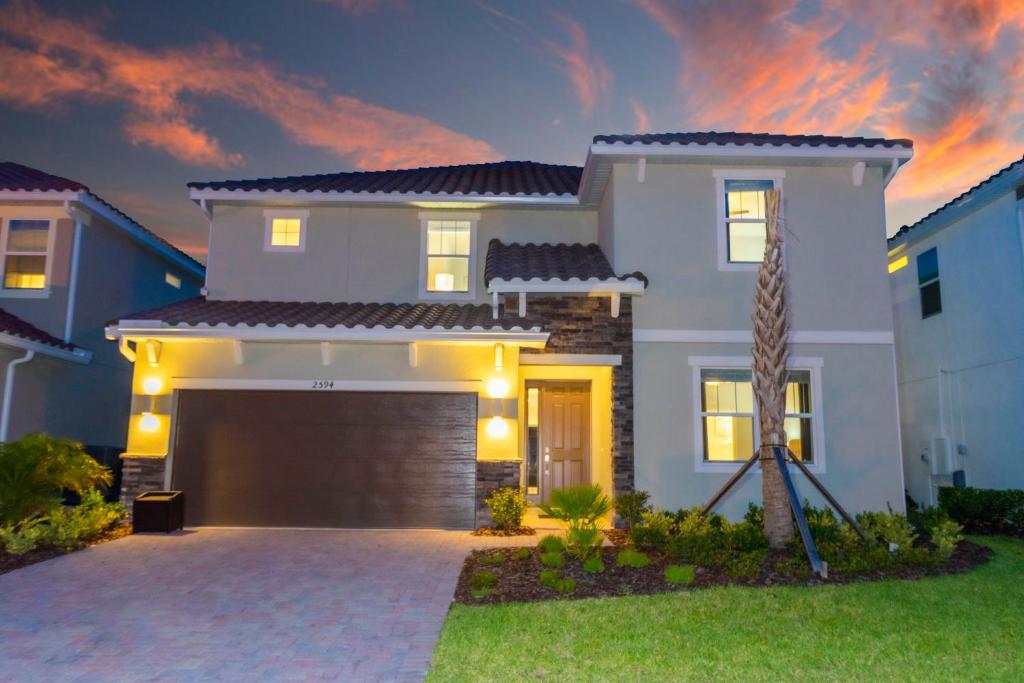 Incredible Luxury New Mansion At Veranda Palms, Kissimmee (updated