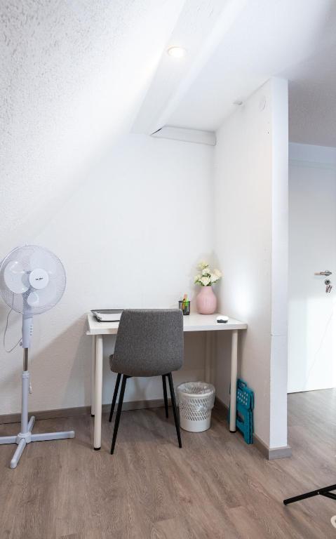 Fotografie z fotogalerie ubytování #2 Großes Zimmer mit Pool und Garten v destinaci Memmingen