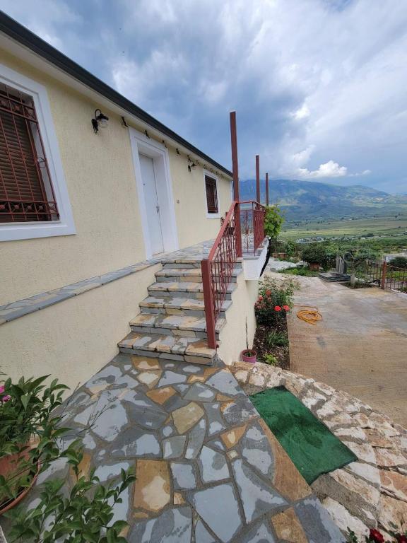 Üldine mäevaade või majutusasutusest Xhumba Guesthouse pildistatud vaade