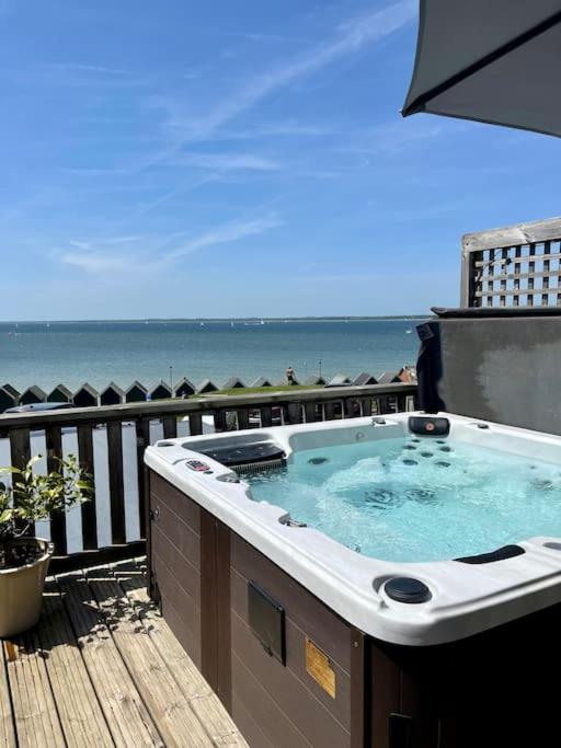 The Gurnard Beach House - Housity