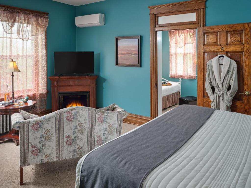 Keystone Inn Bed and Breakfast - Deluxe Triple Room