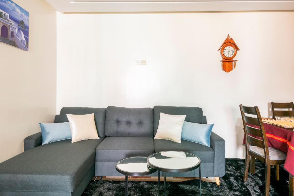 Posezení v ubytování Apartment with parking in Rabat Central Location