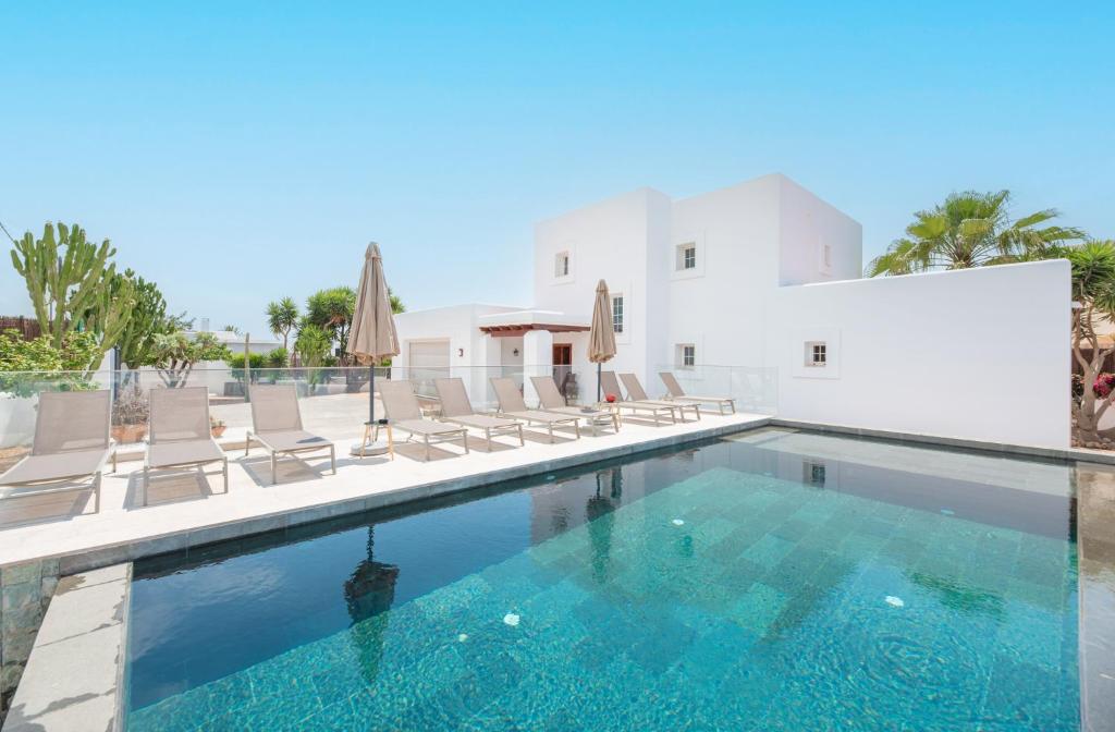 Villas VILLA ESCONDIDA en Sant Josep de sa Talaia, Ibiza
