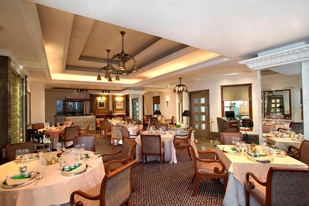 Restaurace v ubytování Sheraton New Delhi Hotel