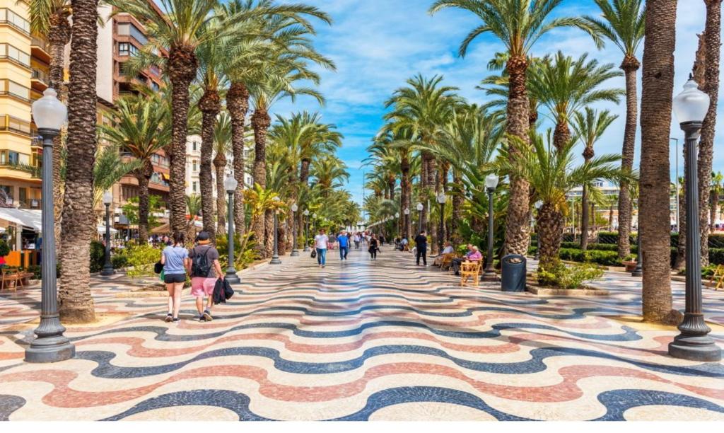 LIA Habitaciones, Alicante – Updated 2023 Prices