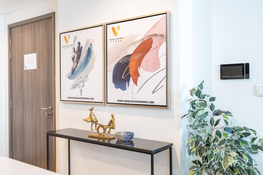 Fotografie z fotogalerie ubytování Vogue Al Wasl 1 Residence West 13th Floor with Large Balcony for view of Sheikh Zaid Road and One Za'abeel Tower and Burj Khalifa, Walkable to Metro with Easy Access to Sheikh Zayed Road & Dubai World Trade Centre v Dubaji