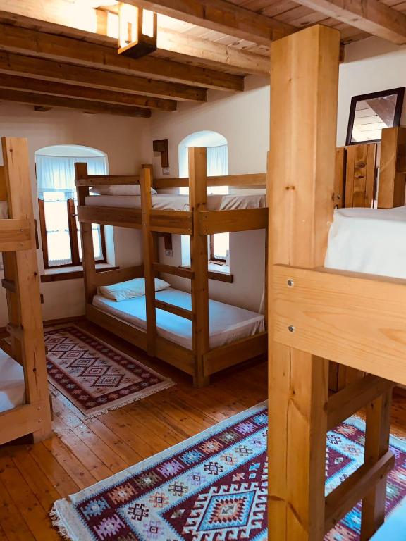 Voodi või voodid majutusasutuse Guest House and Hostel VAL-MAR toas