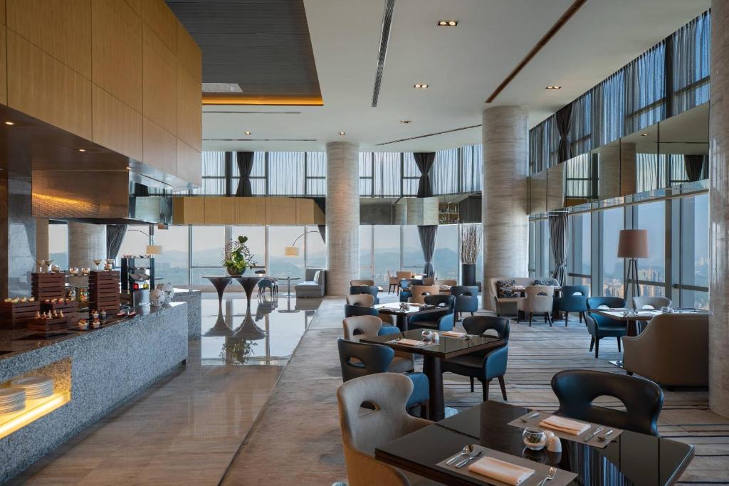 Posezení v ubytování Renaissance Huizhou Hotel