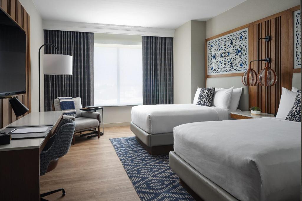 Postel nebo postele na pokoji v ubytování Austin Marriott South