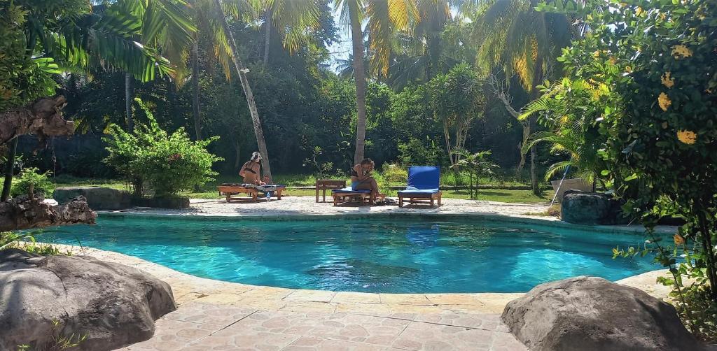 Bazén v ubytování Matahari Inn Kuta Lombok nebo v jeho okolí