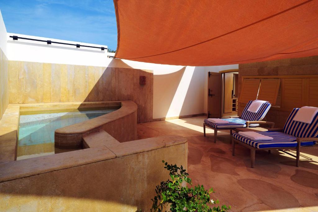 Bazén v ubytování Retac Qunay Dahab Resort & SPA nebo v jeho okolí